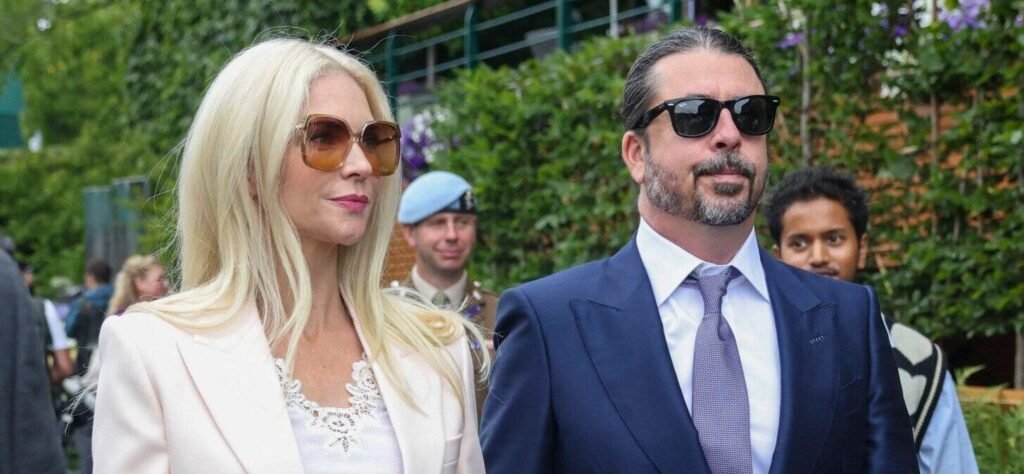 Dave Grohl Makes Public Appearance With His Wife After Love Child Scandal Dave Grohl Makes Public Appearance With His Wife After Love Child Scandal