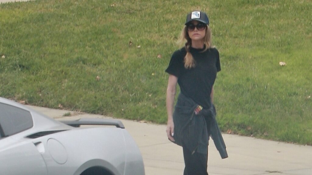 Denise Richards Moves Dogs and Furniture Out of Rental House Amid Divorce Denise Richards Moves Dogs and Furniture Out of Rental House Amid Divorce