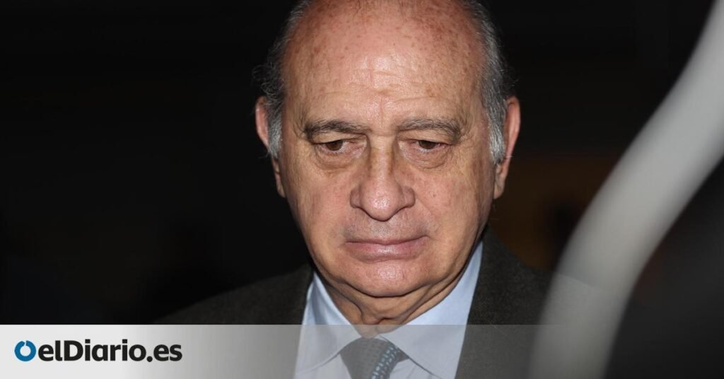 El exministro Fernández Díaz culmina en Daroca su ruta para promover el inexistente ‘milagro de Garabandal’ El exministro Fernández Díaz culmina en Daroca su ruta para promover el inexistente 'milagro de Garabandal'