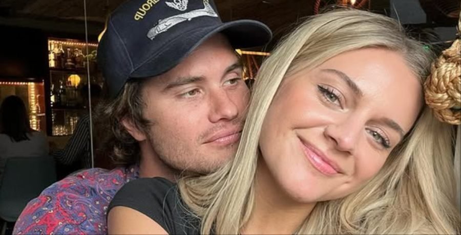 Kelsea Ballerini And Chase Stokes Split After Nearly Three Years Kelsea Ballerini And Chase Stokes Split After Nearly Three Years