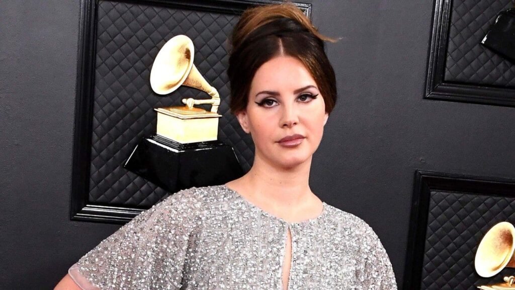 Lana Del Rey Celebrates Anniversary With Scenic Drive And Musical Shoutout