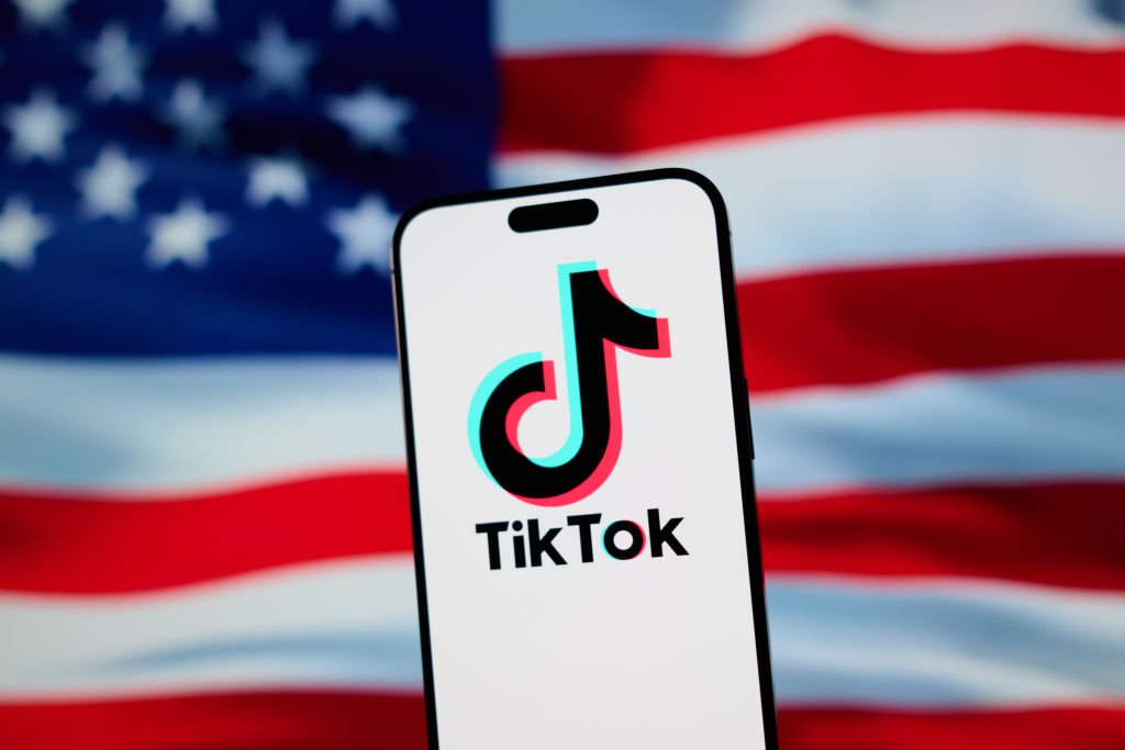 Trump says Lachlan and Rupert Murdoch might invest in TikTok deal Trump says Lachlan and Rupert Murdoch might invest in TikTok deal
