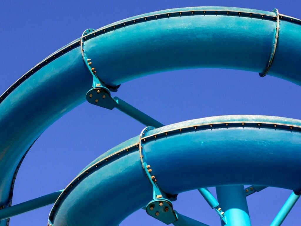 Woman’s cruise ship waterslide ride ends awkwardly above the ocean Woman's cruise ship waterslide ride ends awkwardly above the ocean