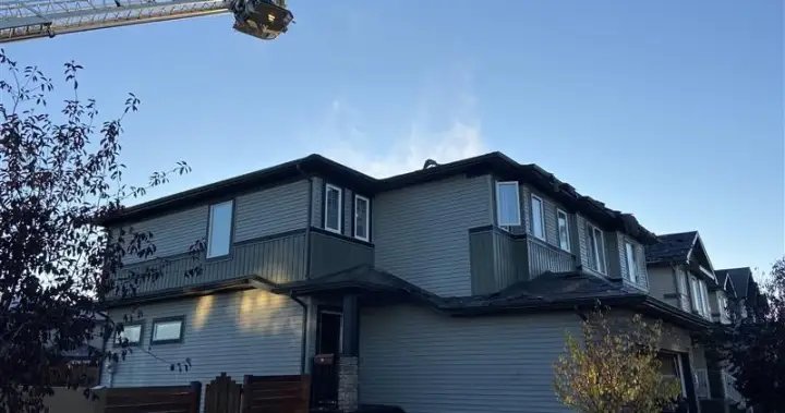 Families escape south Edmonton duplex fire, one person taken to hospital – Edmonton Families escape south Edmonton duplex fire, one person taken to hospital - Edmonton