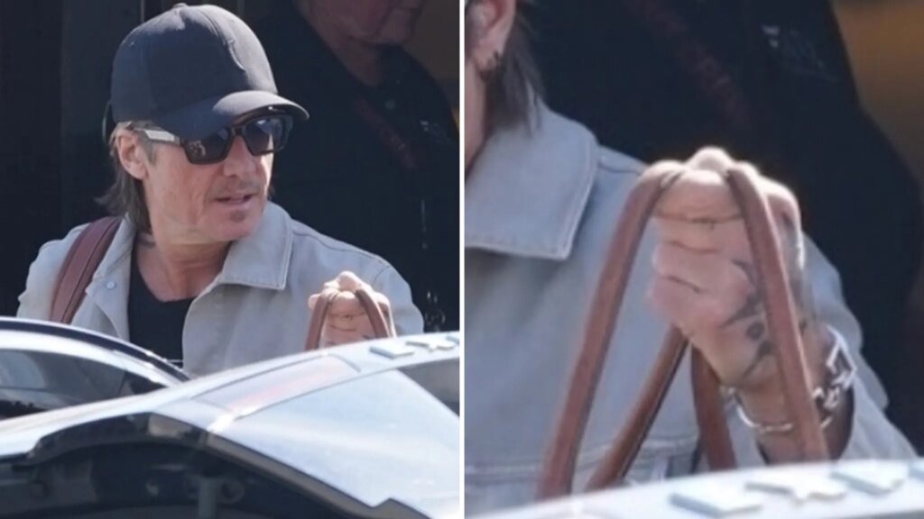 Keith Urban Ditches Wedding Ring in First Sighting Since Divorce Bombshell