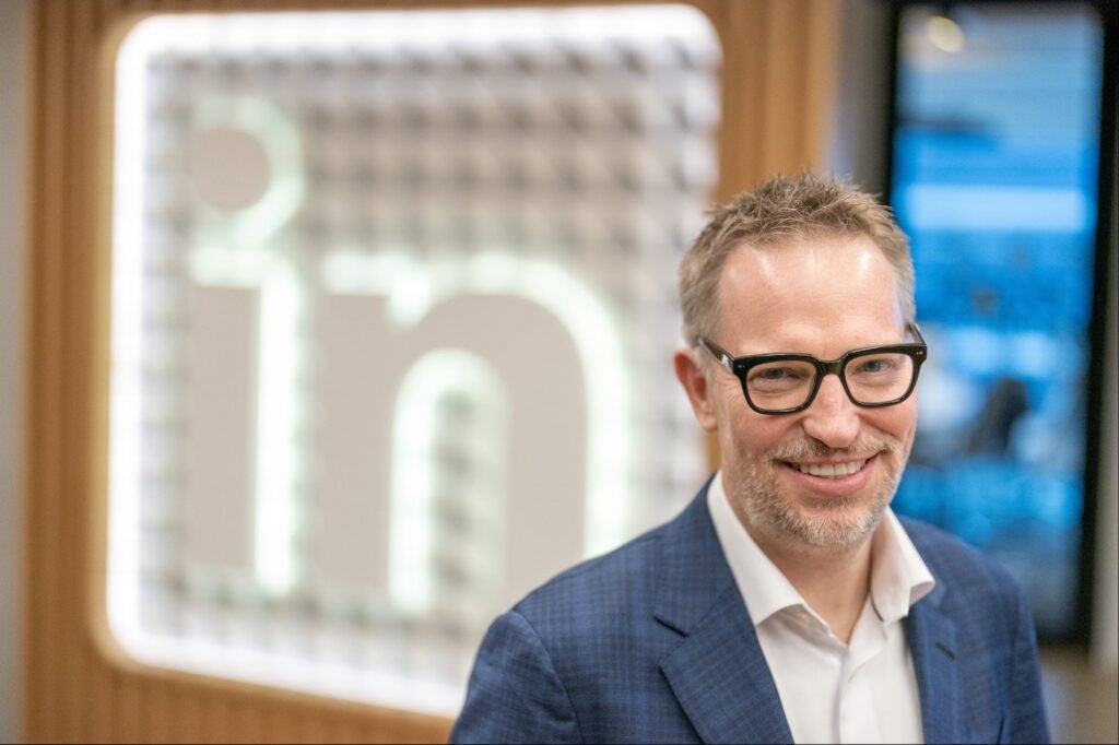 LinkedIn's CEO Uses AI to Write Emails to His Boss, Microsoft CEO Satya Nadella