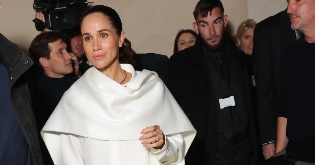 Meghan Markle Quietly Attends Balenciaga’s Paris Fashion Week Show Meghan Markle Quietly Attends Balenciaga's Paris Fashion Week Show