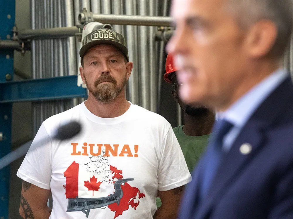 Seventy-two per cent of Canadians say pipelines are key: poll Seventy-two per cent of Canadians say pipelines are key: poll