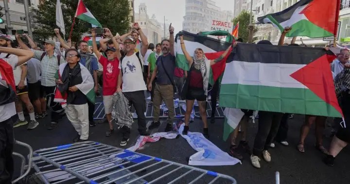 Tens of thousands march in Barcelona to protest against Israel’s aid blockade in Gaza – National Tens of thousands march in Barcelona to protest against Israel’s aid blockade in Gaza - National