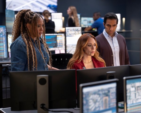 Thursday TV Ratings: 9-1-1, Special Forces, Law & Order, Elsbeth, Police 24/7 – canceled + renewed TV shows, ratings Thursday TV Ratings: 9-1-1, Special Forces, Law & Order, Elsbeth, Police 24/7 - canceled + renewed TV shows, ratings