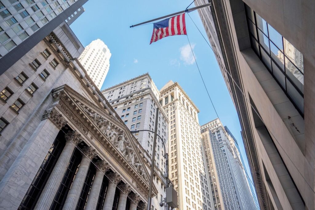 Wall Street takes sour view of government shutdown, economic data blackout