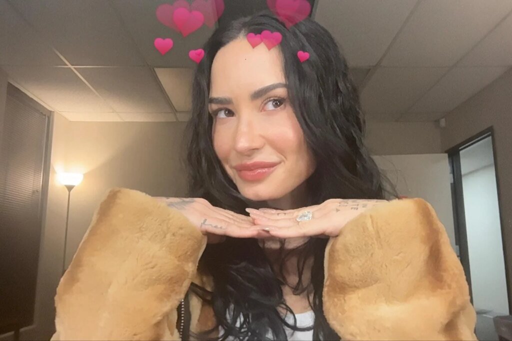 Demi Lovato Announces New Album Release With Cryptic Black Heart Message
