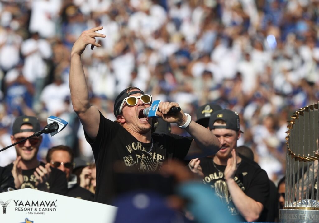 Enrique Hernández Undergoes Elbow Surgery Enrique Hernández Undergoes Elbow Surgery