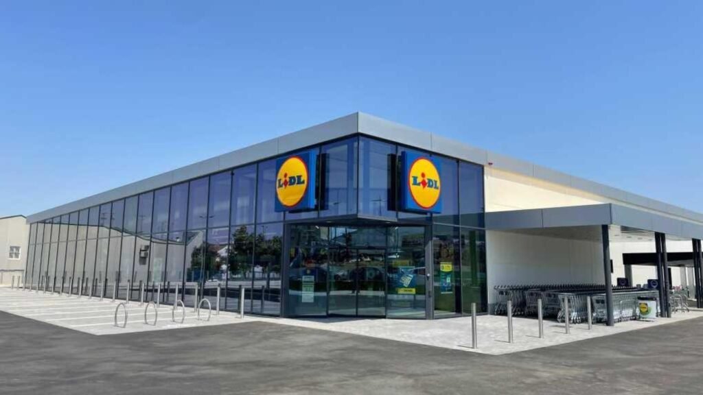 Este microscopio de Lidl se usa con tu smartphone y viene en un pack que incluye también un telescopio y varios accesorios Este microscopio de Lidl se usa con tu smartphone y viene en un pack que incluye también un telescopio y varios accesorios