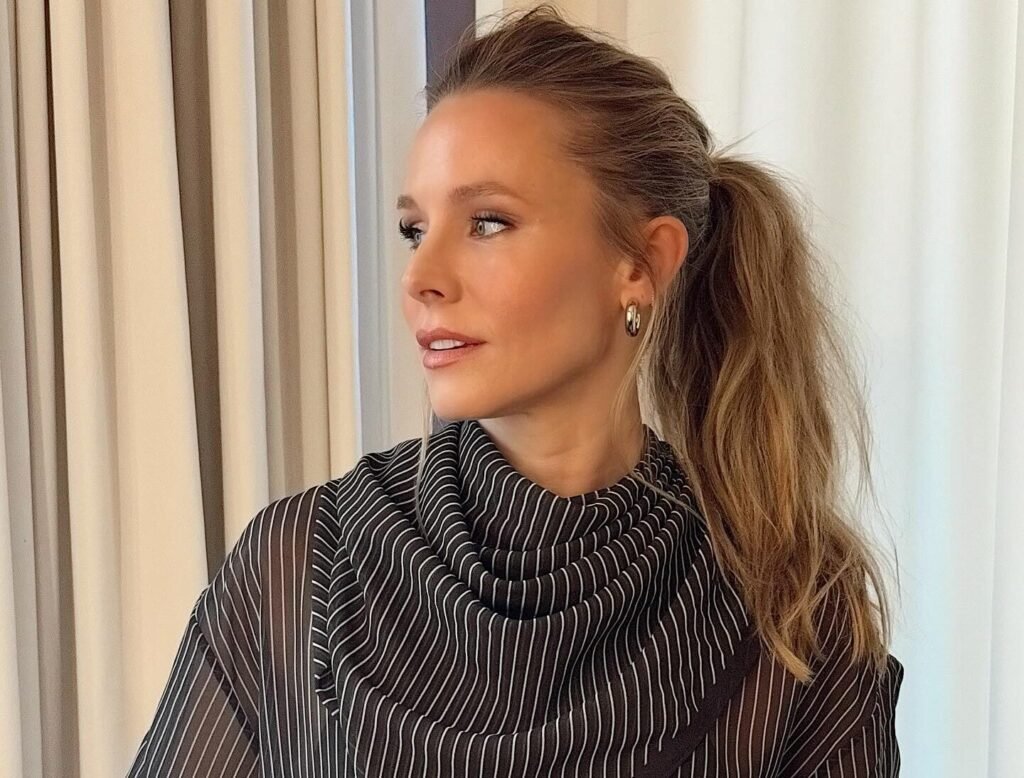 Kristen Bell And Leighton Meester Confuse Everyone In Hilarious New Video Kristen Bell And Leighton Meester Confuse Everyone In Hilarious New Video