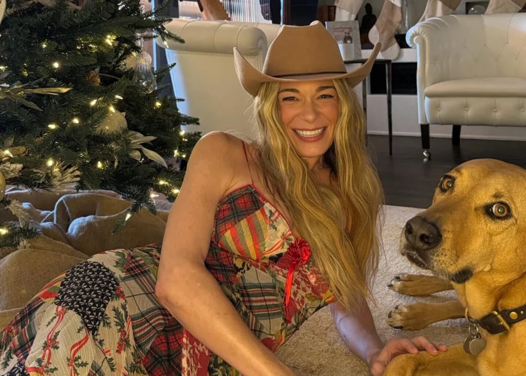 LeAnn Rimes Cibrian Drops New Greatest Hits Christmas Album With Special Duets
