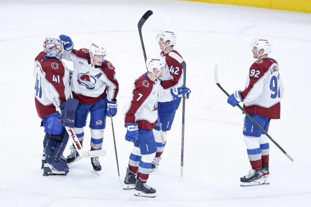 NHL roundup: Avalanche blank Blackhawks for 9th straight win