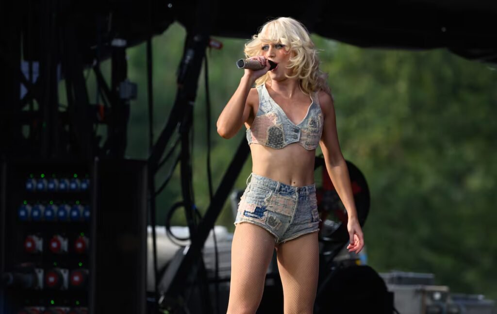 Amy Taylor, singer of Amyl and the Sniffers: From selling nuts to opening for AC/DC | Culture