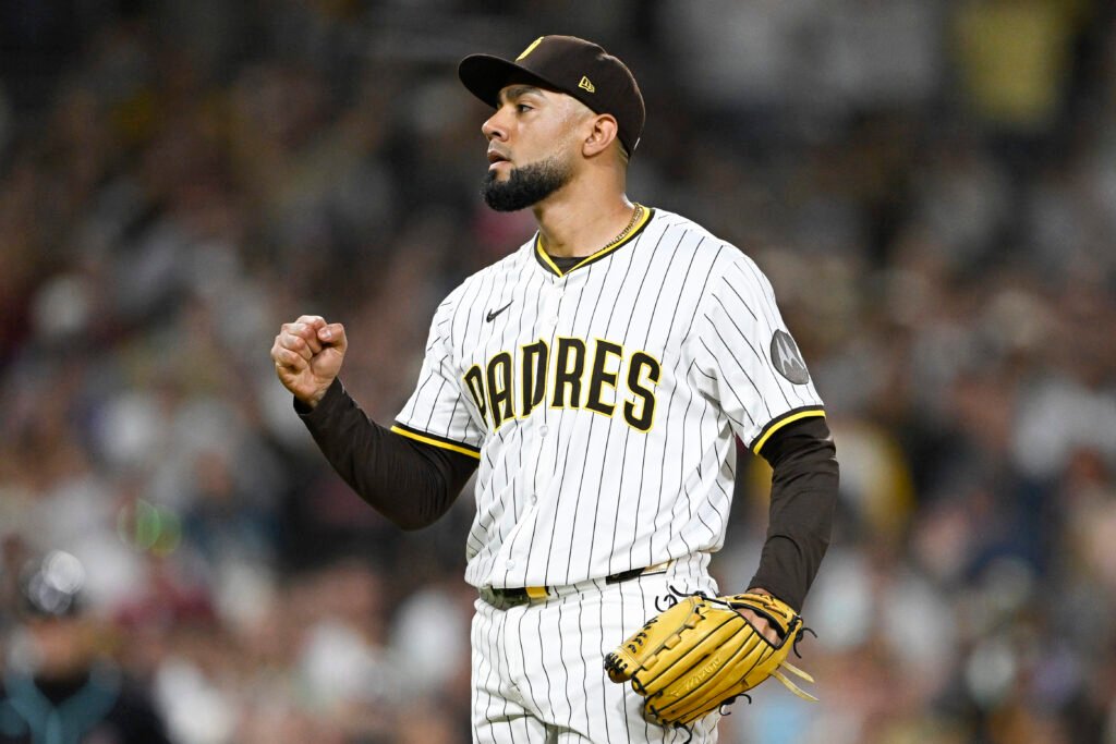 Braves To Sign Robert Suarez Braves To Sign Robert Suarez