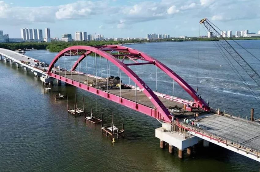 Cancún’s 11.2-kilometer Nichupté Bridge will open this month Cancún’s 11.2-kilometer Nichupté Bridge will open this month
