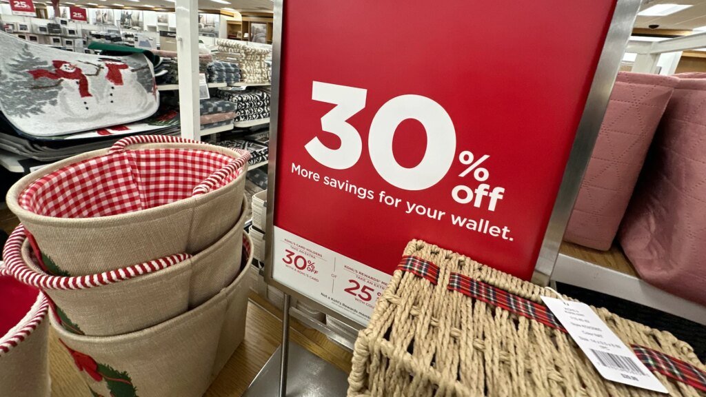 How to save money on holiday shopping How to save money on holiday shopping