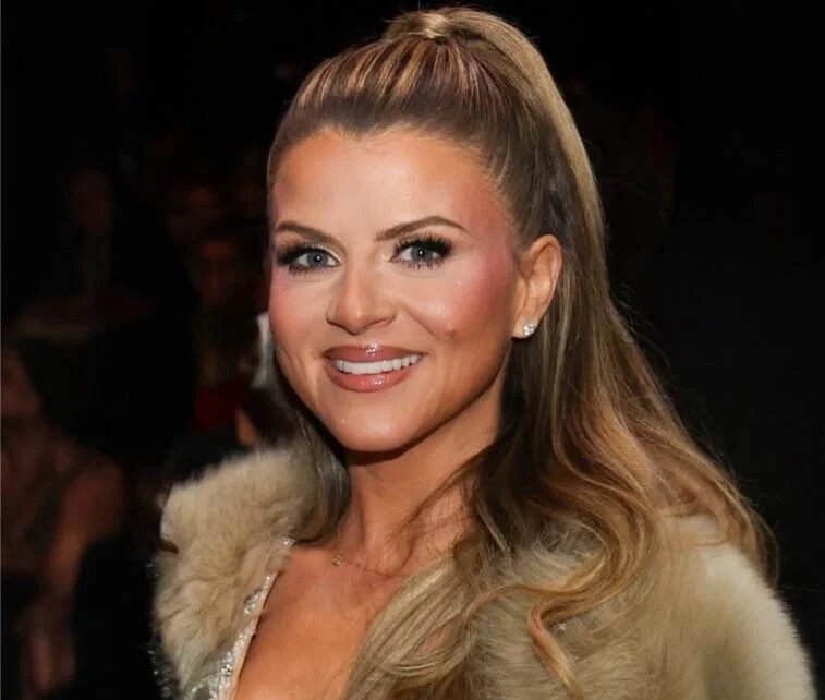 Lauren Sorrentino Stuns In Custom Gown For Jersey Shore Roast Event Lauren Sorrentino Stuns In Custom Gown For Jersey Shore Roast Event