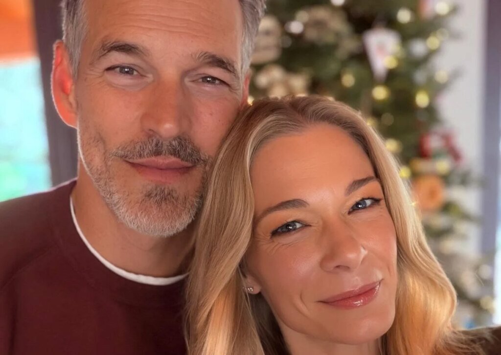 LeAnn Rimes And Eddie Cibrian Share Cozy Christmas Snapshot After Early Bedtime