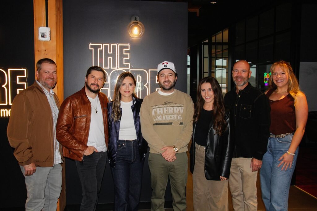 Madison Kozak firma con Warner Chappell Music Nashville & The Core Entertainment – Celebrity Land Madison Kozak firma con Warner Chappell Music Nashville & The Core Entertainment – Celebrity Land