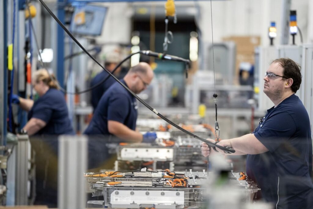 Manufacturing sags for ninth straight month, index says