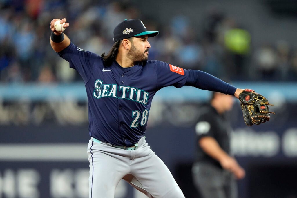 Mariners Remain Interested In Re-Signing Eugenio Suarez
