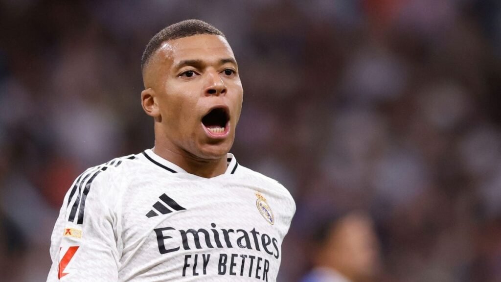 Mbappe stars in easy win Mbappe stars in easy win