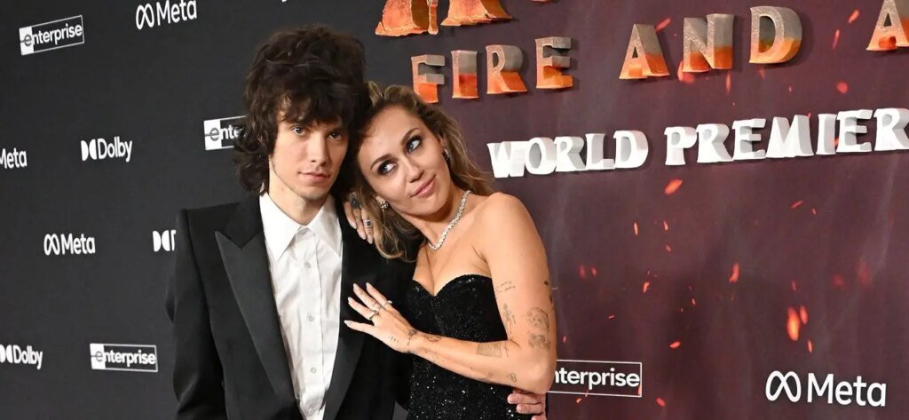 Miley Cyrus & Fiancé Will Celebrate Wedding ‘In Their Own Way’ Miley Cyrus & Fiancé Will Celebrate Wedding 'In Their Own Way'