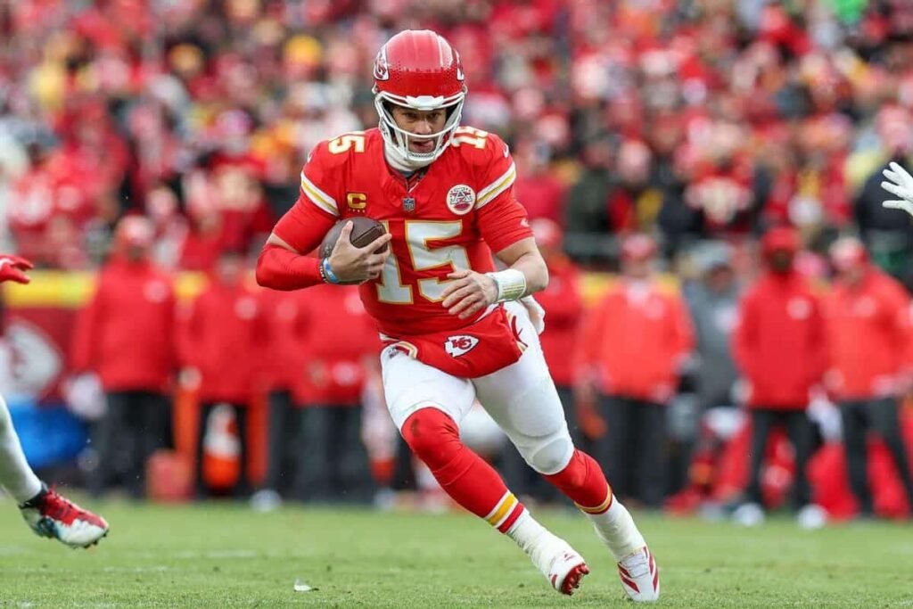 Minshew hails Mahomes with star QB set for surgery on ACL injury Minshew hails Mahomes with star QB set for surgery on ACL injury