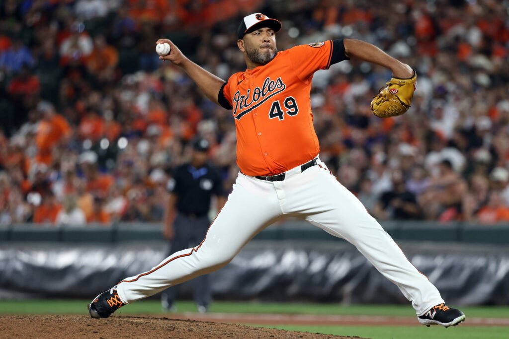 Orioles Sign Albert Suárez To Minor League Deal Orioles Sign Albert Suárez To Minor League Deal