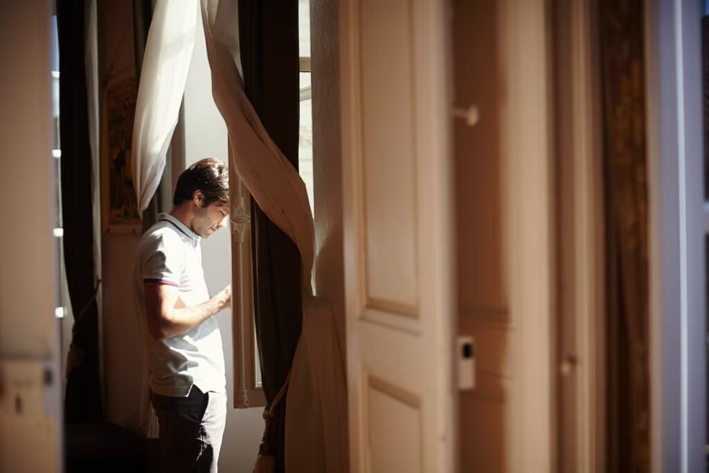 What’s the harm in a ‘like’? This is how ‘micro-cheating’ works on your cell phone | Lifestyle