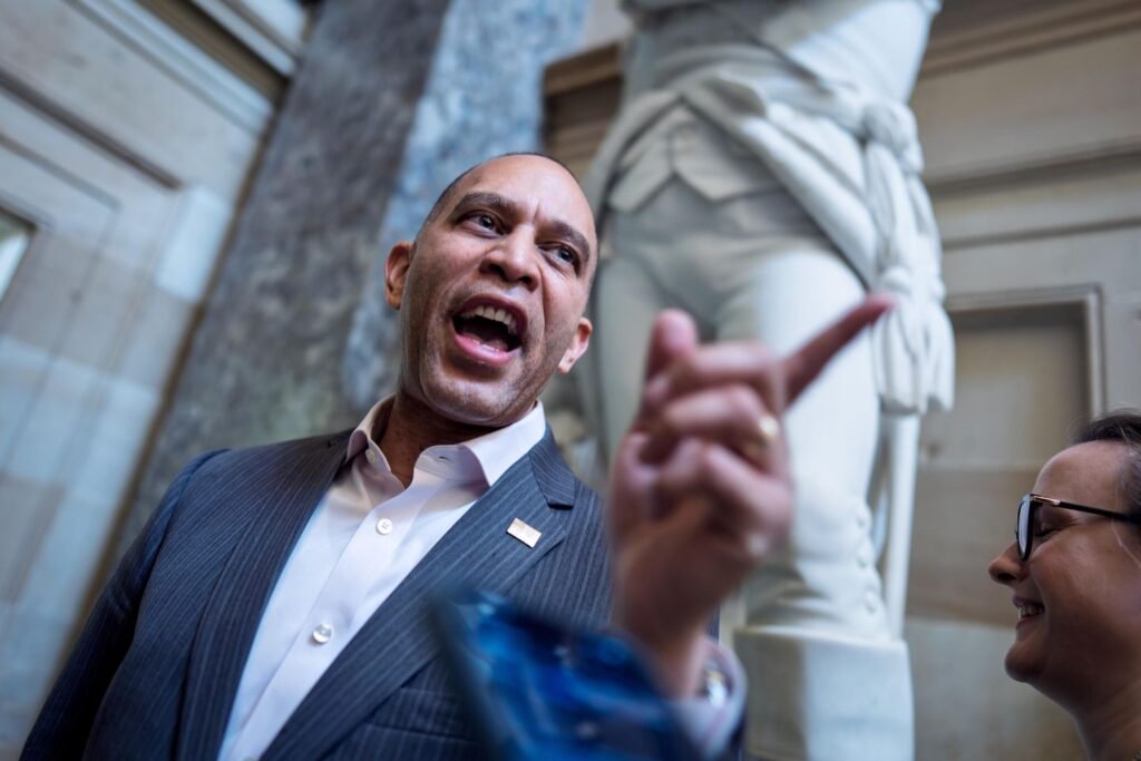 Hakeem Jeffries says Venezuela attack about oil, not drugs