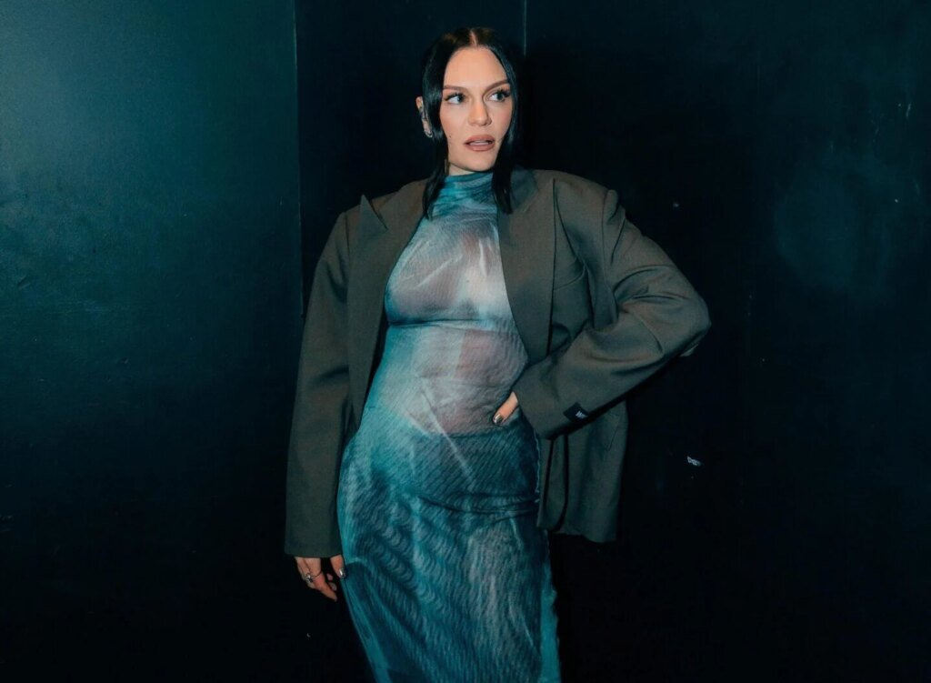 Jessie J Celebrates New Album Release With A Glowing Self-Styled Look Jessie J Celebrates New Album Release With A Glowing Self-Styled Look