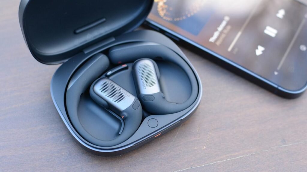 Shokz' new earbuds effectively reduce noise while keeping your ears open