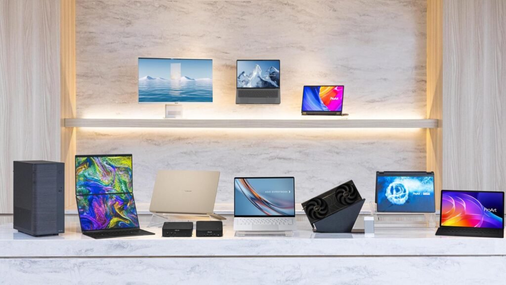 tres Chromebooks y el primer gaming de doble pantalla del mundo