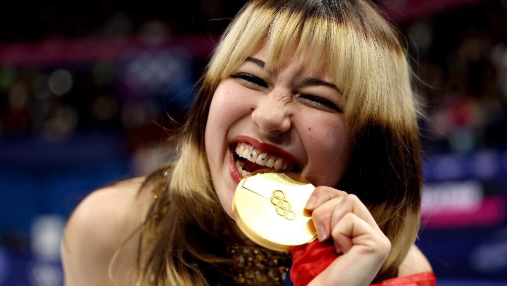 About the Cool Piercing She Has on Her Upper Lip – Hollywood Life