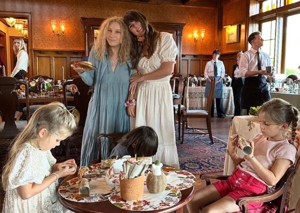 Barbra Streisand Shares Intimate Thanksgiving Glimpse With Stepdaughter Molly