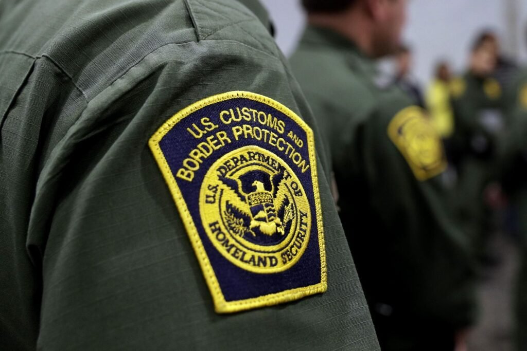 Border officer charged with harboring migrant niece, who was also his paramour