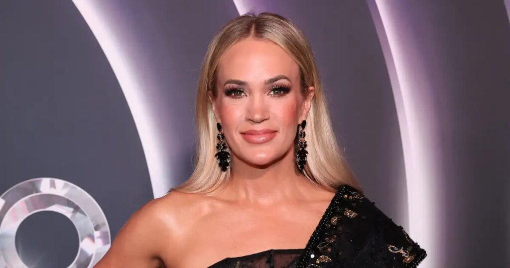 Carrie Underwood Hints She Gets 'Booed' During American Idol’s Hollywood Week