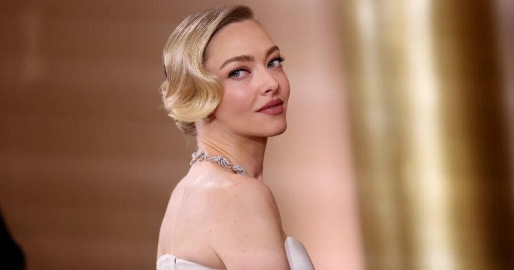 Celebs Pull Their Hair Back in Updos in 2026 Awards Season Style Forecast Celebs Pull Their Hair Back in Updos in 2026 Awards Season Style Forecast