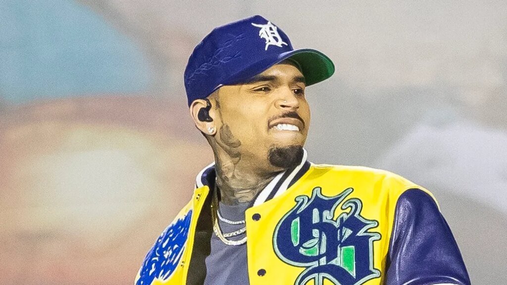 Chris Brown Talks To Fans After Diamond Brown, Jada Wallace