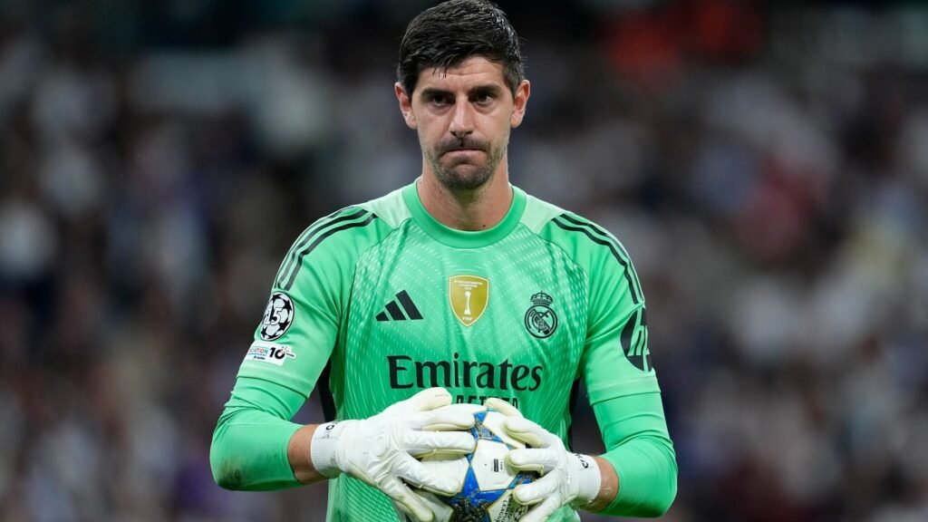 Courtois disappointed by Benfica manager