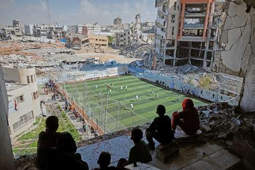 En medio de la devastación y la crisis humanitaria, el futbol renace en Gaza En medio de la devastación y la crisis humanitaria, el futbol renace en Gaza