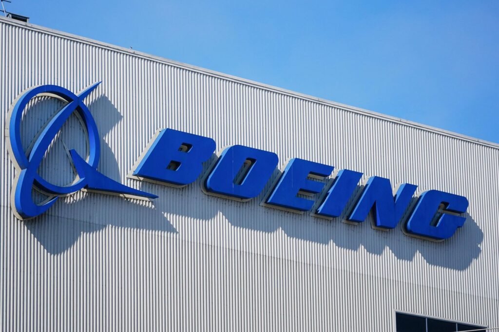 Families of plane crash victims ask U.S. appeals court to revive a criminal case against Boeing