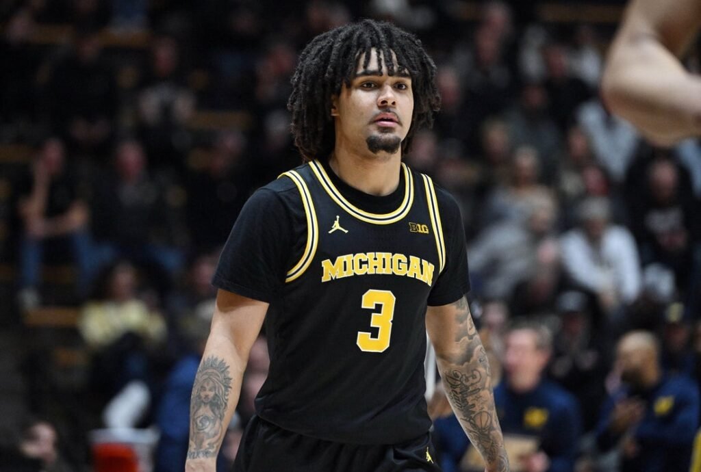 Fresh off rare loss, No. 1 Michigan ready to rebound vs. Minnesota