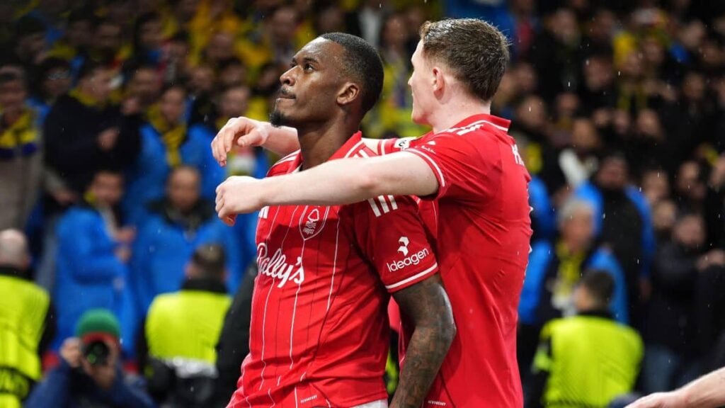 Hosts hold off comeback to reach Europa League last 16 Hosts hold off comeback to reach Europa League last 16